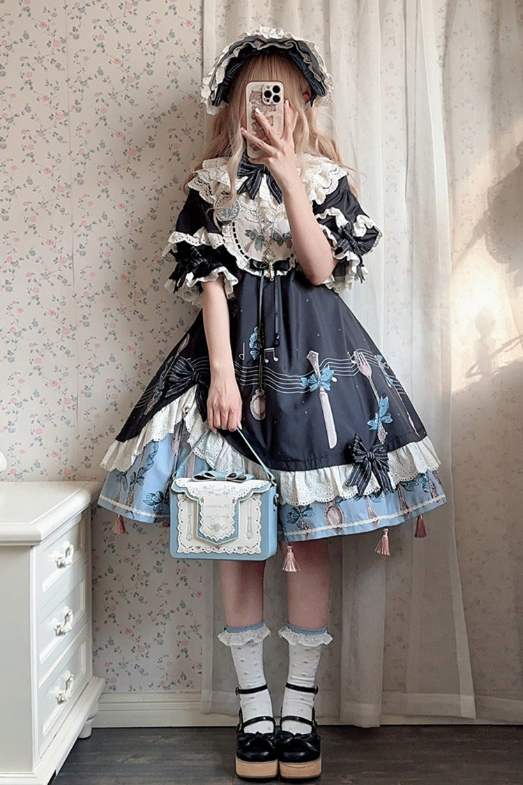 Finely Styled Dress with a Classic Vintage Look