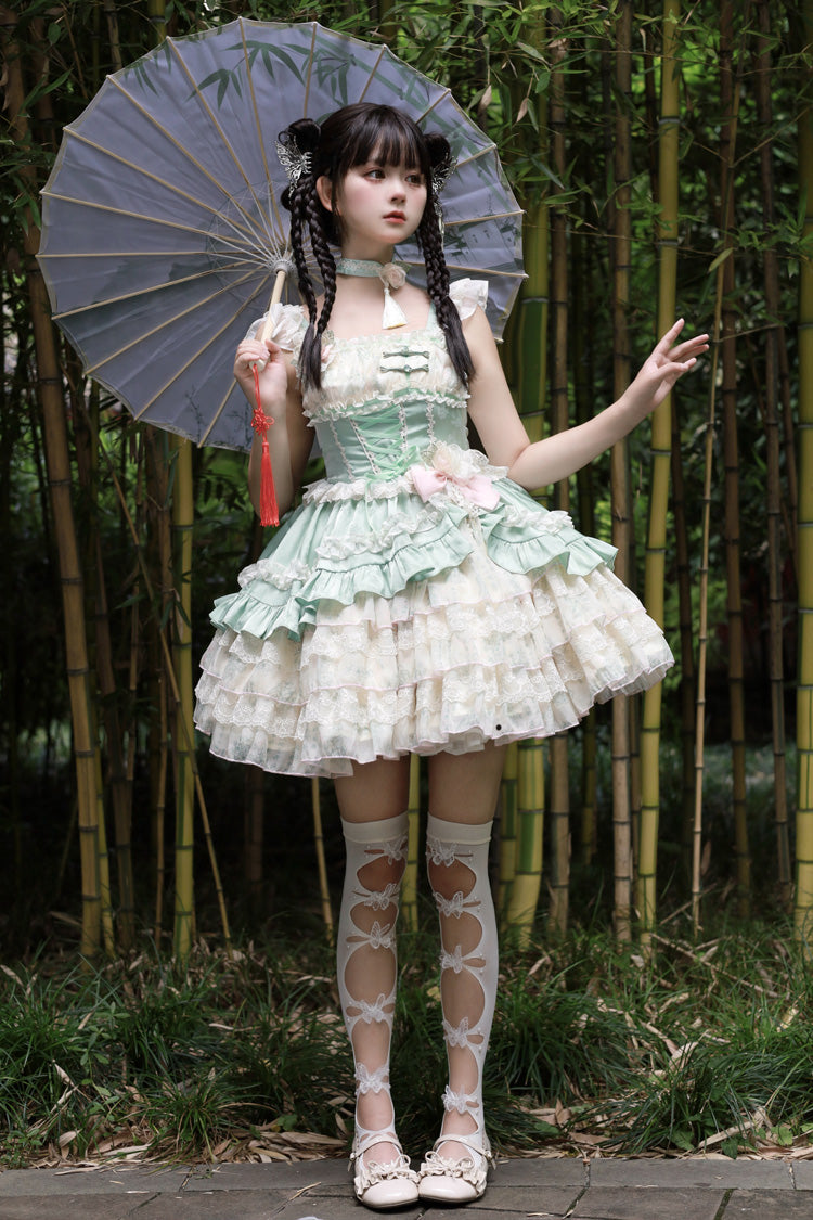 Finely Styled Dress with a Classic Vintage Look