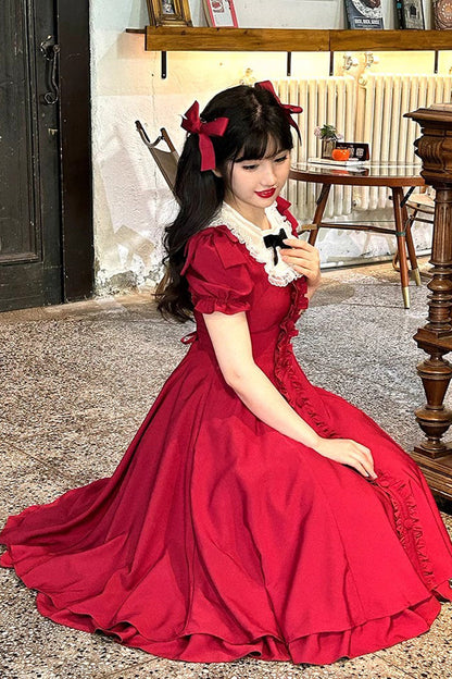 Finely Styled Dress with a Classic Vintage Look