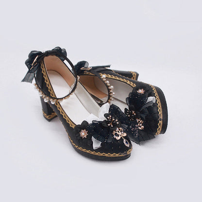 Effortlessly Elegant Heels with a Timeless Design