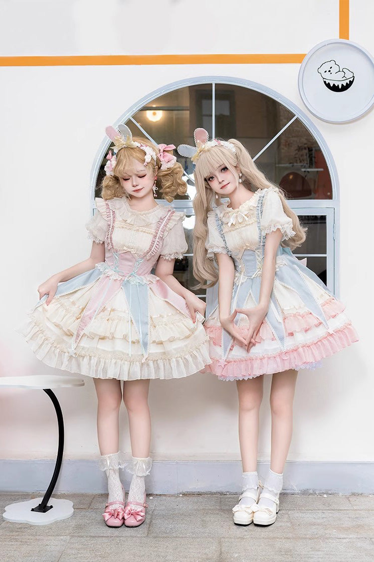 Finely Styled Dress with a Classic Vintage Look