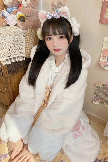 Subtly Elegant Coat with a Refined Vintage Look