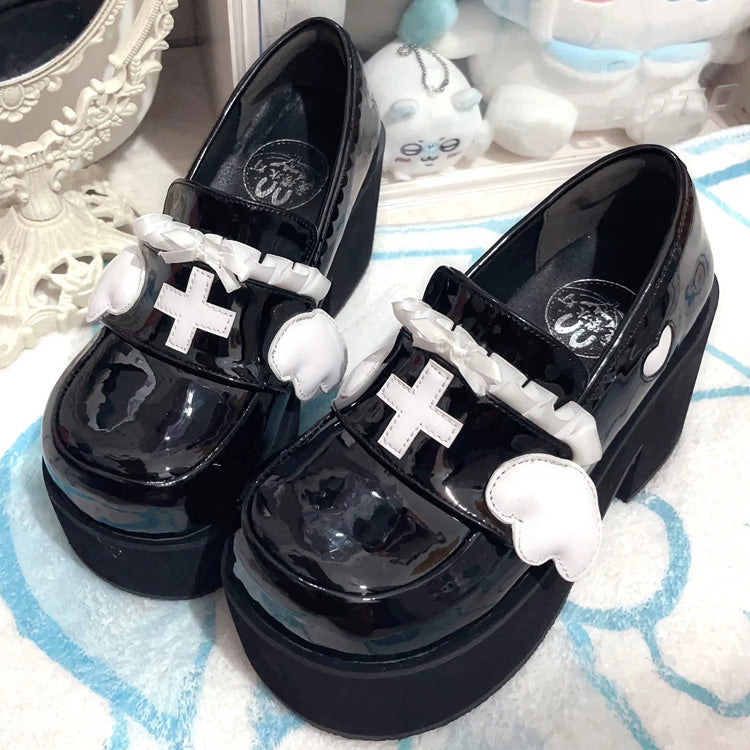 Casually Elegant Shoes with a Refined Edge