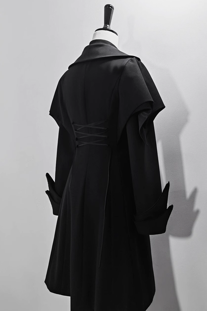 Subtly Elegant Coat with a Refined Vintage Look