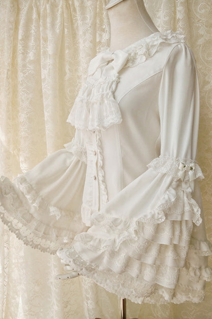 Effortlessly Elegant Blouse with a Timeless Design
