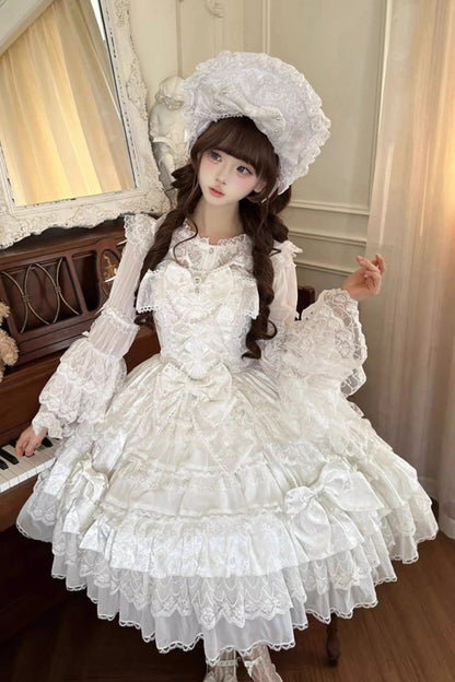 Subtly Elegant Dress with a Refined Vintage Look