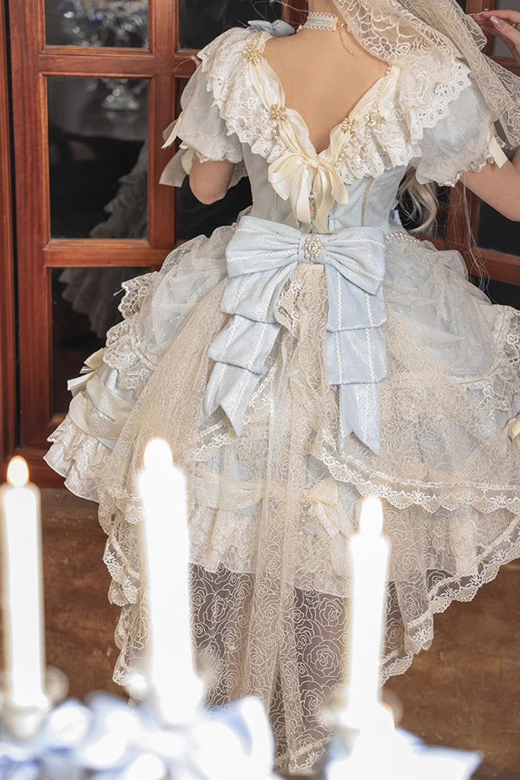 Finely Styled Dress with a Classic Vintage Look