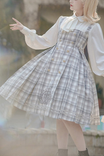 Subtly Elegant Dress with a Refined Vintage Look