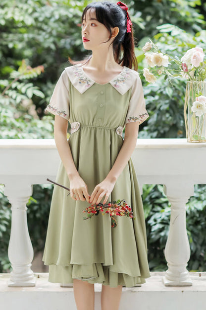 Finely Styled Dress with a Classic Vintage Look