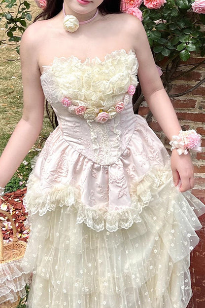 Finely Styled Dress with a Classic Vintage Look