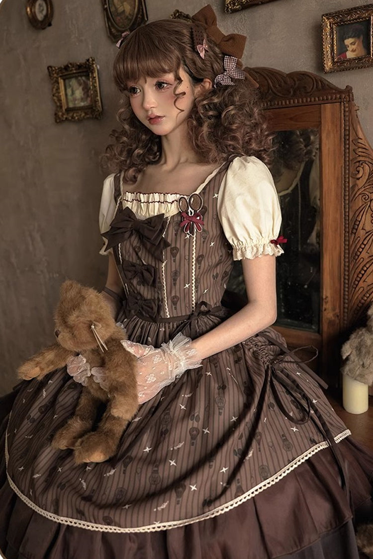 Finely Styled Dress with a Classic Vintage Look
