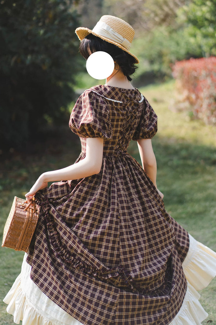 Finely Styled Dress with a Classic Vintage Look