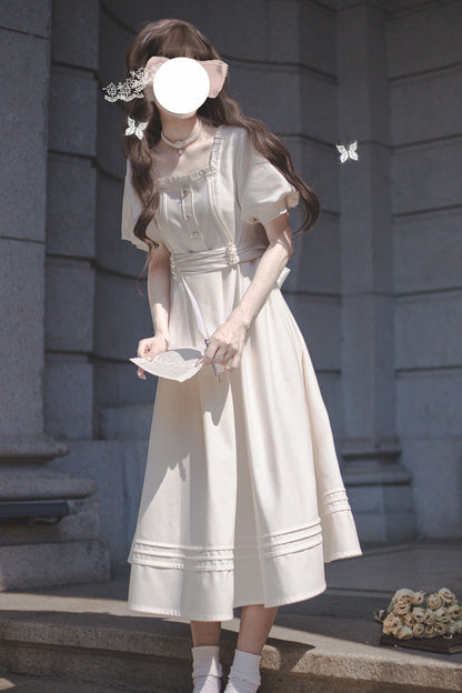 Classic Vintage Dress with a Flattering Fit