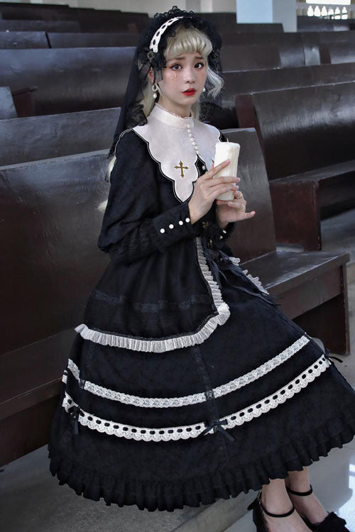 Beautifully Crafted Dress in a Classic Style