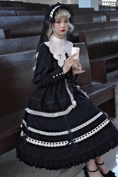 Beautifully Crafted Dress in a Classic Style