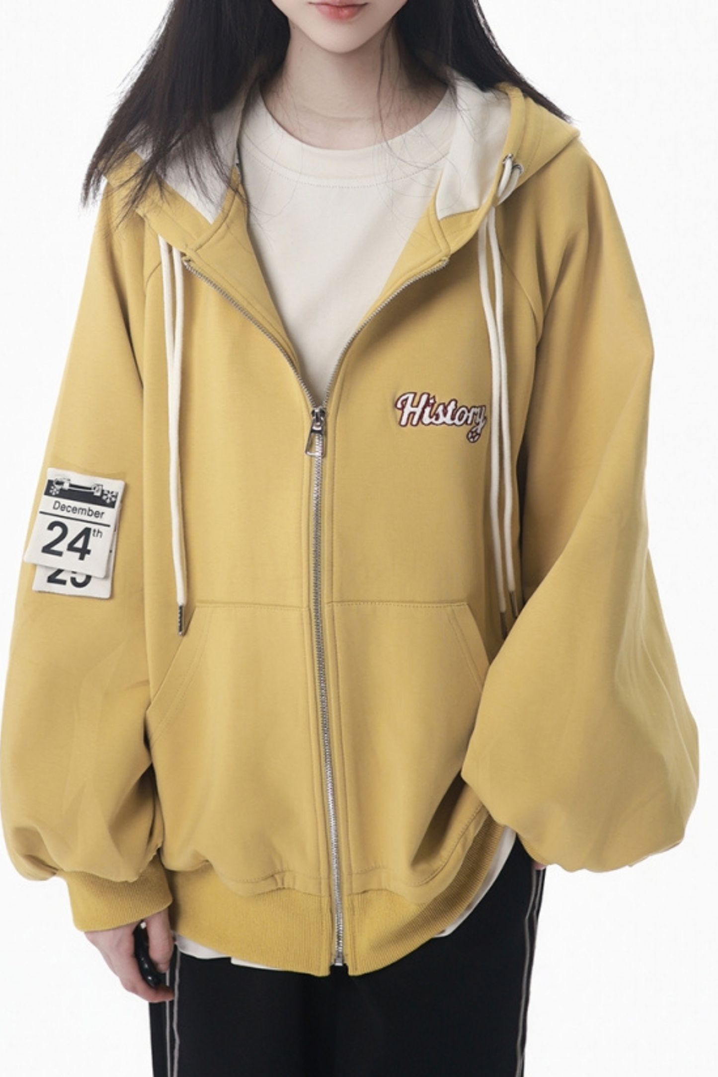 Creamy Jacket + T-shirt + Hooded Sweatshirt + Sweatpants