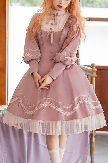 Classic Vintage Dress with a Flattering Fit