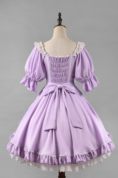 Finely Styled Dress with a Classic Vintage Look