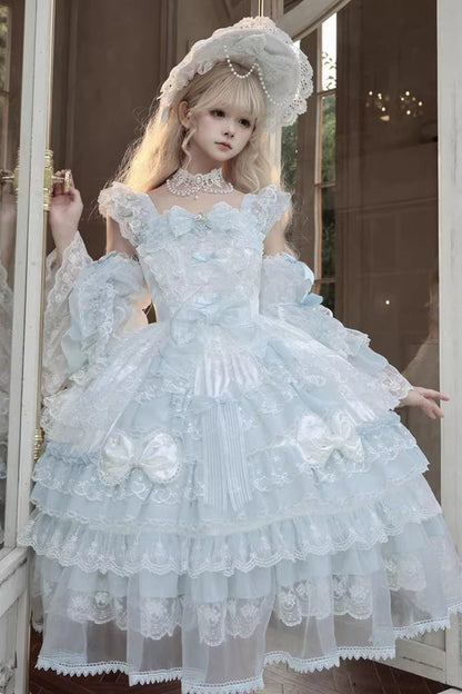 Subtly Elegant Dress with a Refined Vintage Look