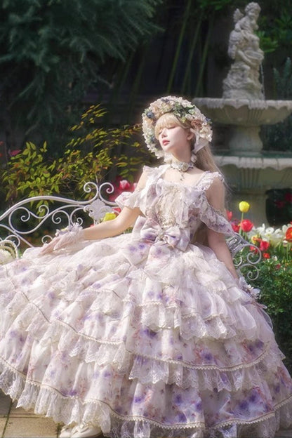 Finely Styled Dress with a Classic Vintage Look