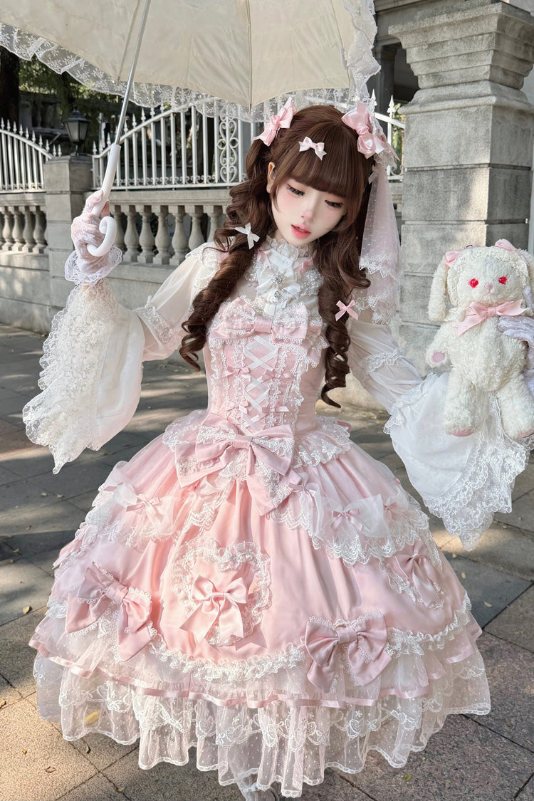 Finely Styled Dress with a Classic Vintage Look