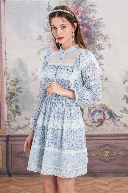 Finely Styled Dress with a Classic Vintage Look