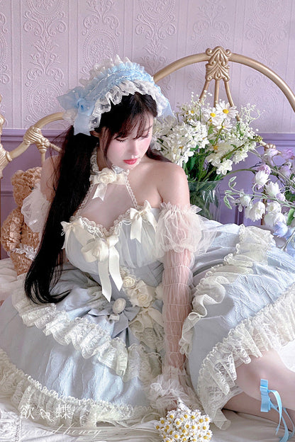 Finely Styled Dress with a Classic Vintage Look