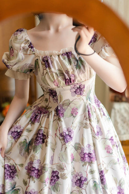 White [basket of the Forest] Square Collar Short Sleeves Little Grape Printed Ruffled Classic Lolita Dress