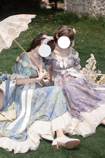 Finely Styled Dress with a Classic Vintage Look
