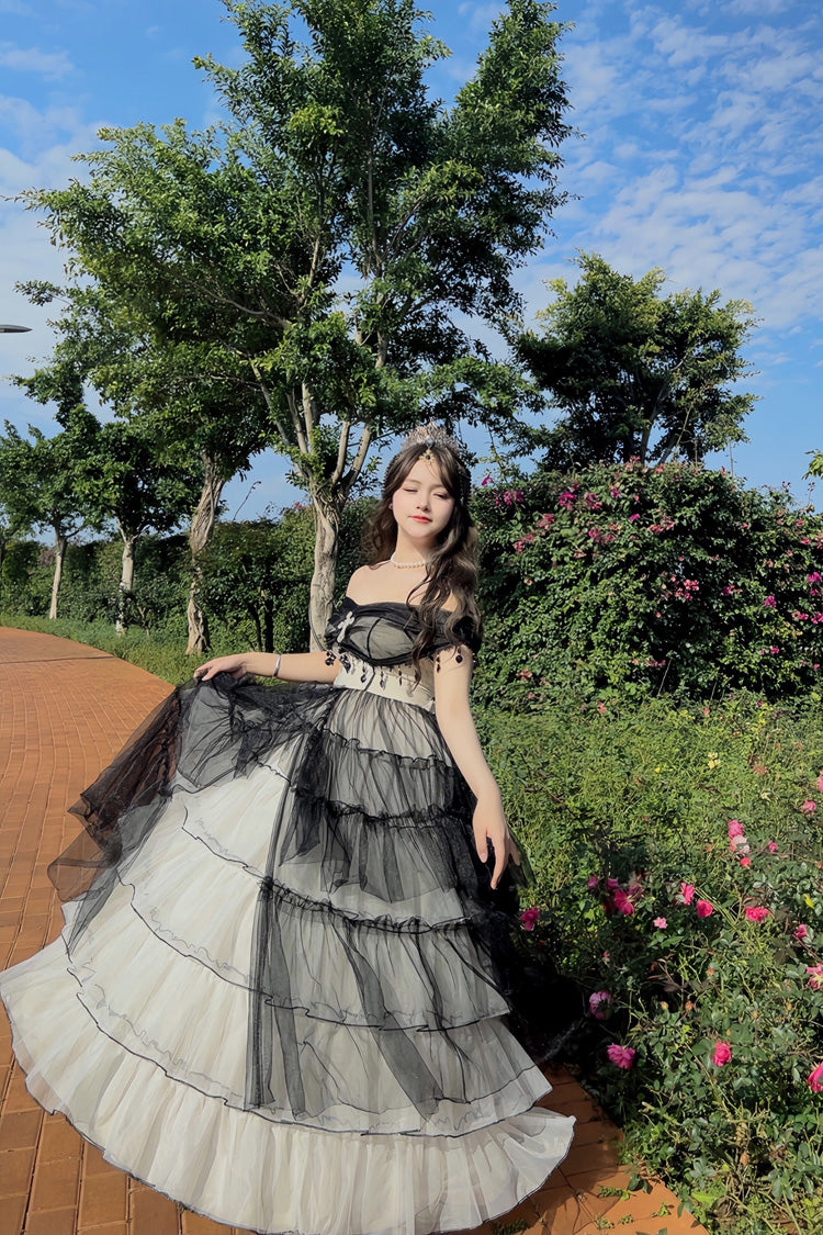 Finely Styled Dress with a Classic Vintage Look