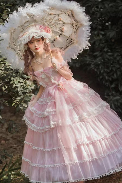 Finely Styled Dress with a Classic Vintage Look