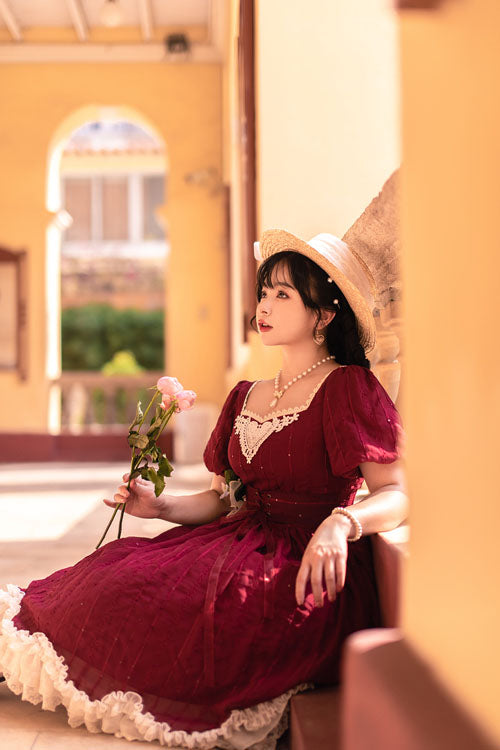 Classic Vintage Dress with a Flattering Fit
