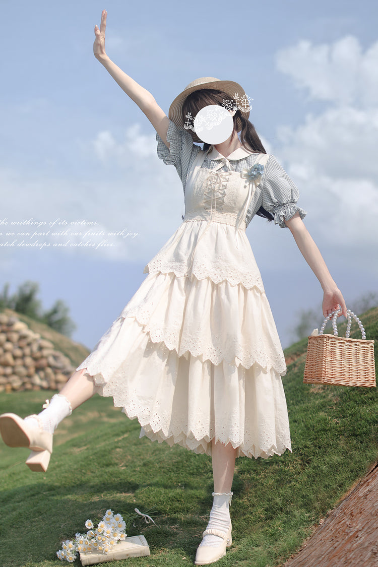 Classic Vintage Dress with a Flattering Fit