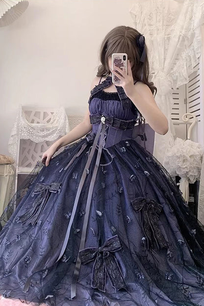 Finely Styled Dress with a Classic Vintage Look
