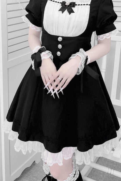 Finely Styled Dress with a Classic Vintage Look