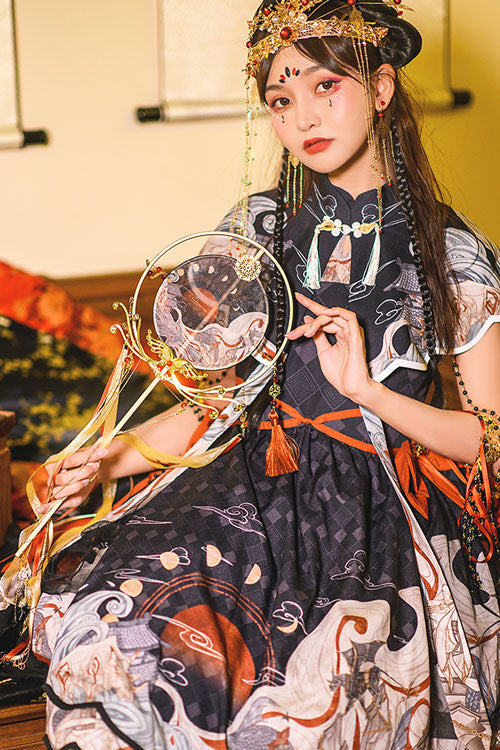 Beautifully Finished Dress in a Timeless Design