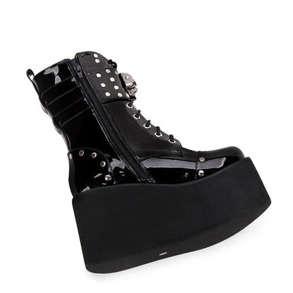 Subtly Elegant Boots with a Refined Vintage Look