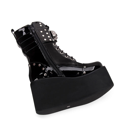 Subtly Elegant Boots with a Refined Vintage Look