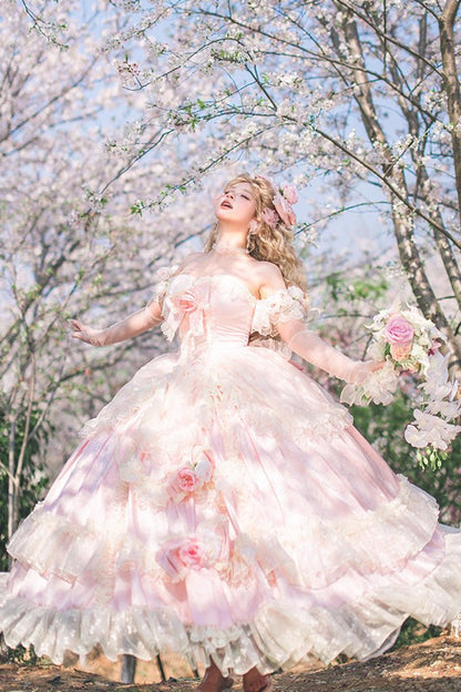 Subtly Elegant Dress with a Refined Vintage Look