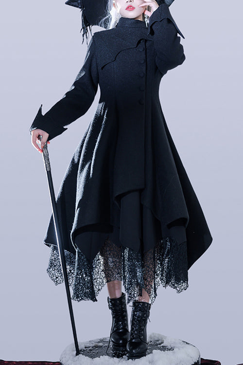 Finely Styled Coat with a Classic Vintage Look