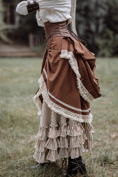 Casually Elegant Garment with a Refined Edge