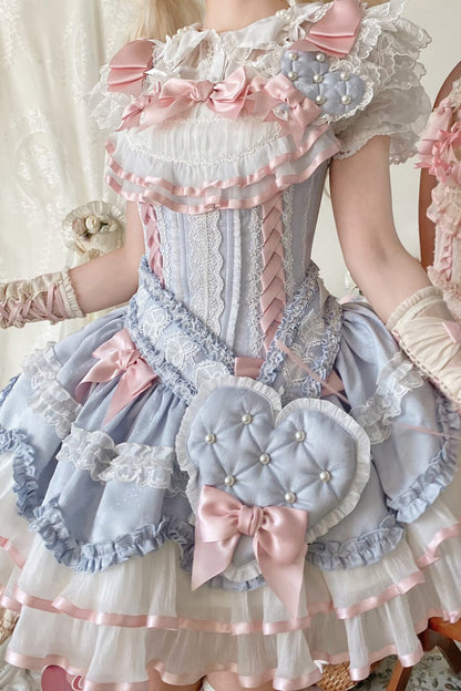 Finely Styled Dress with a Classic Vintage Look