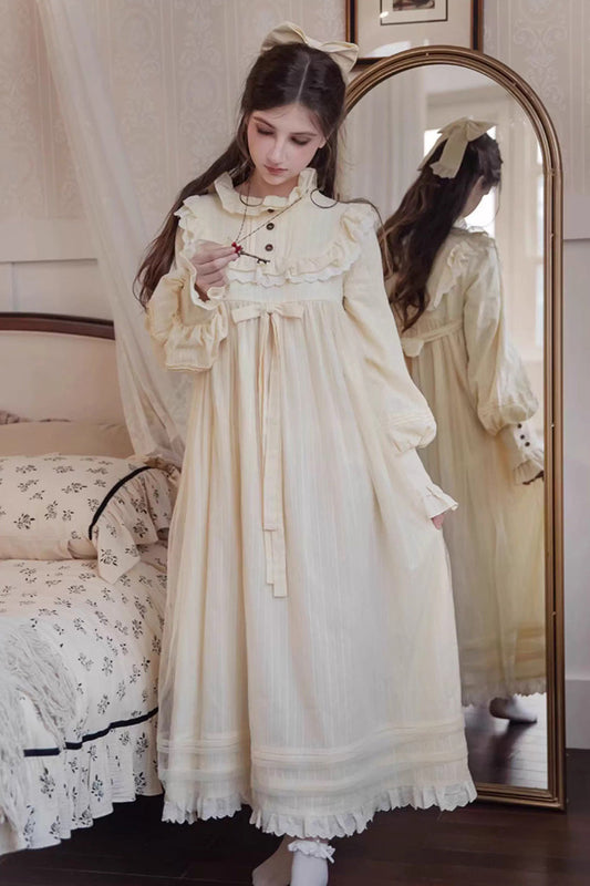 Subtly Elegant Dress with a Refined Vintage Look