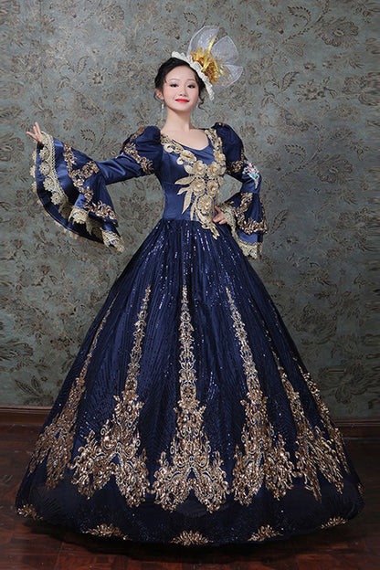 Finely Styled Dress with a Classic Vintage Look