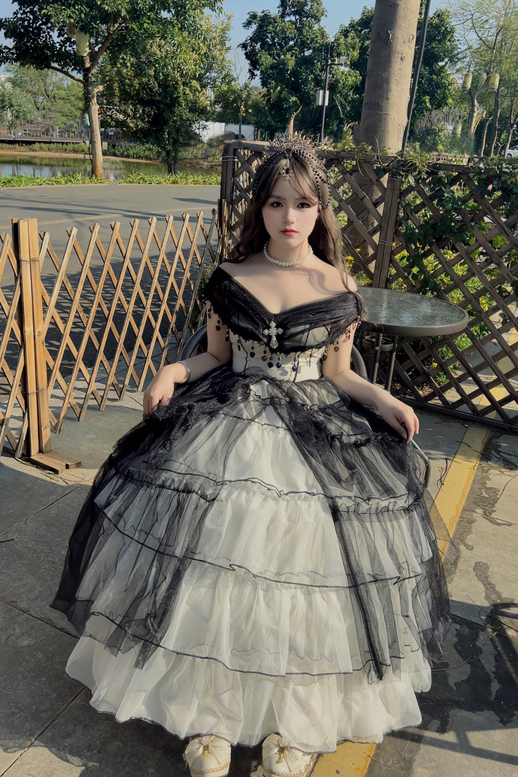 Finely Styled Dress with a Classic Vintage Look