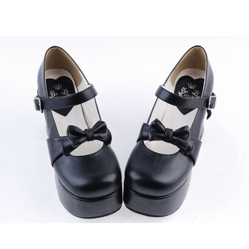 Effortlessly Elegant Shoes with a Timeless Design