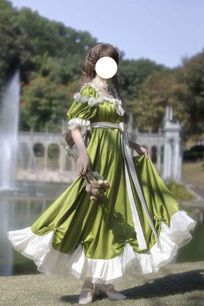 Effortlessly Elegant Dress with a Timeless Design