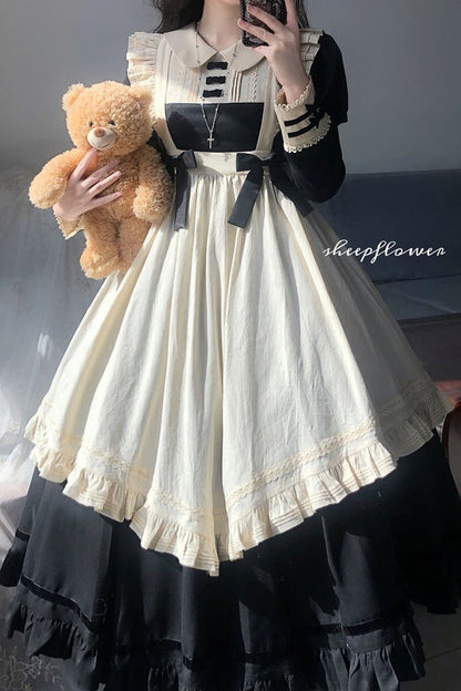 Classic Vintage Dress with a Flattering Fit