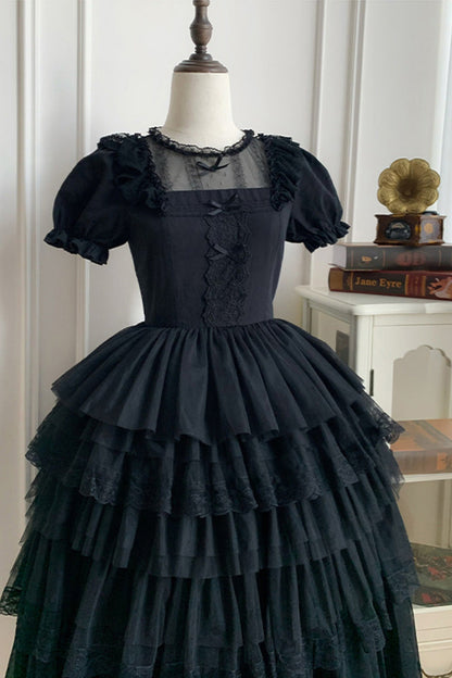 Finely Styled Dress with a Classic Vintage Look