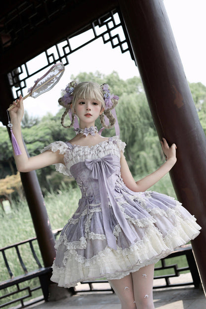 Subtly Elegant Dress with a Refined Vintage Look